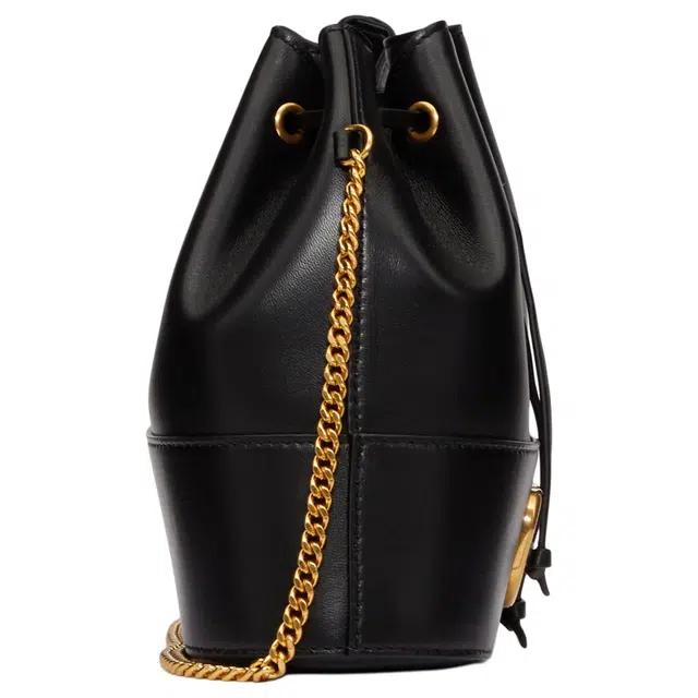 Valentino Vlogo Signature