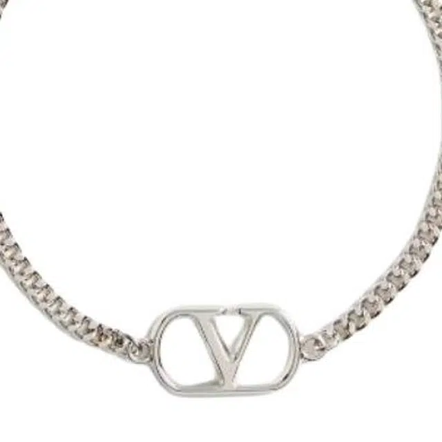 Valentino V