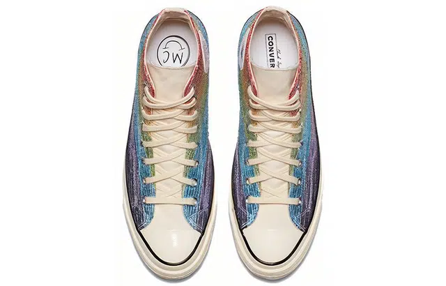 Miley Cyrus x Converse 1970s