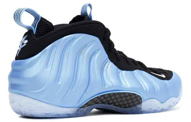 Nike Foamposite One one university blue