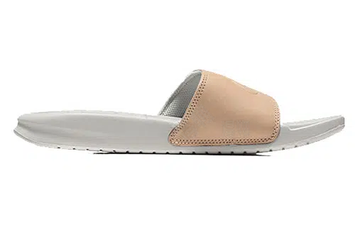 Nike Benassi