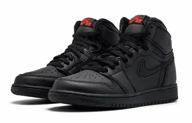 Jordan Air Jordan 1 Retro High OG Essentials Black