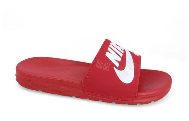 Nike Benassi