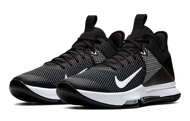 Nike Witness 4 LeBron
