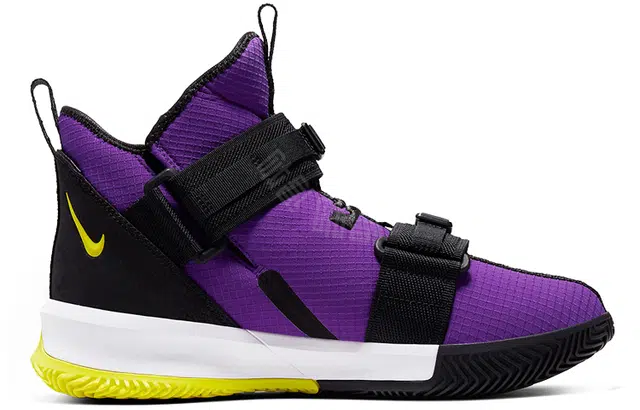 Nike zoom soldier 13