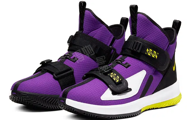 Nike zoom soldier 13