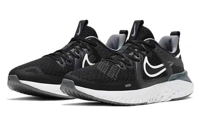 Nike Legend React 2