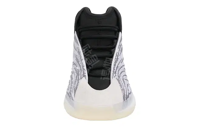 adidas originals Yeezy QNTM Lifestyle Model