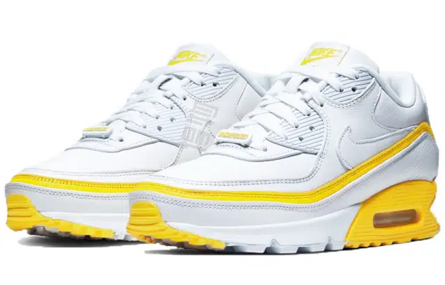 UNDEFEATED x Nike Air Max 90