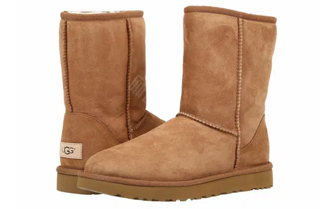 UGG CLASSIC SHORT