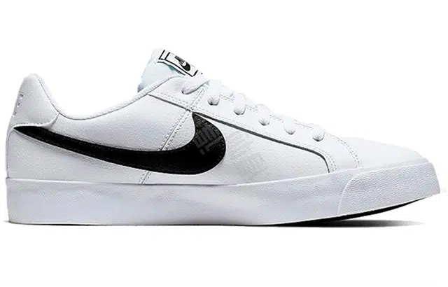 Nike Court Royale Ac