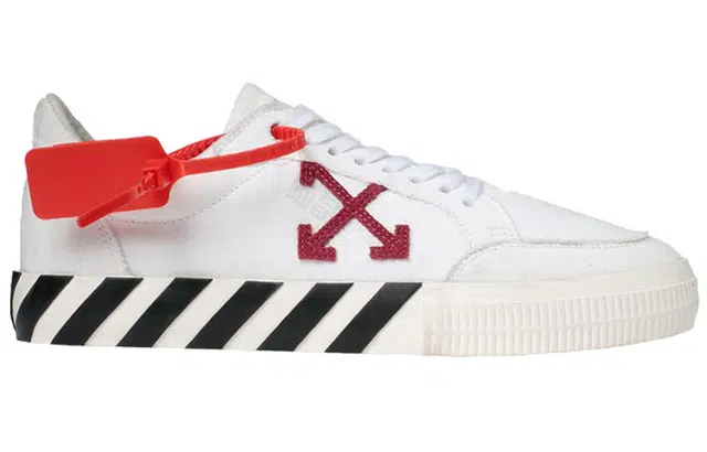 OFF-WHITE