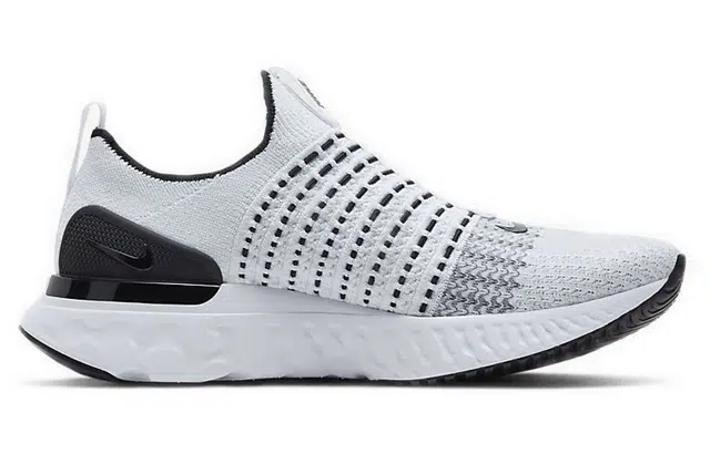 Nike React Phantom Run Flyknit 2