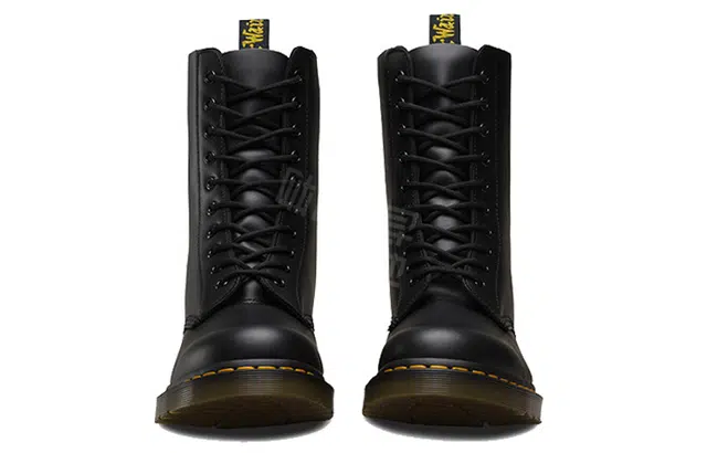 Dr.Martens 1490 Black Smooth