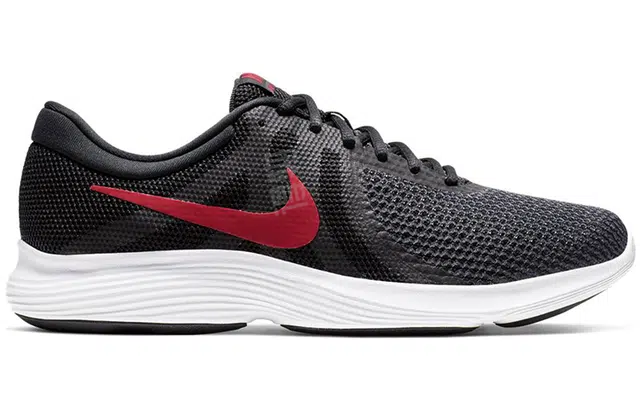 Nike REVOLUTION 4