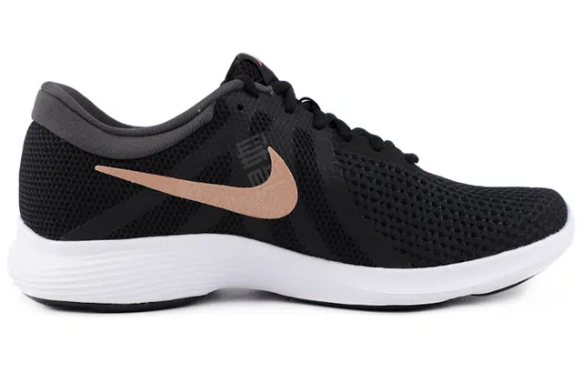 Nike REVOLUTION 4