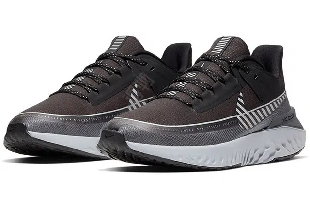 Nike Legend React 2 Shield