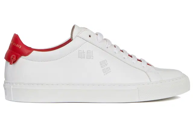 GIVENCHY