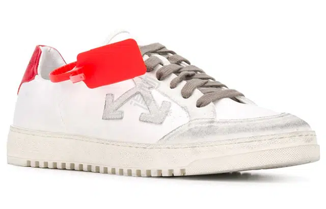 OFF-WHITE Arrow