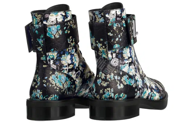 LOUIS VUITTON Wonderland
