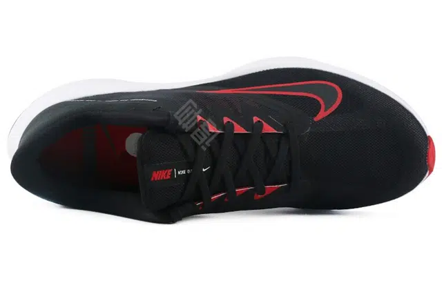 Nike Quest 3
