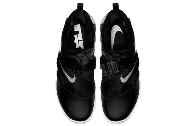 Nike zoom soldier 12