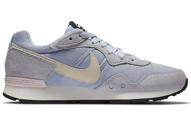 Nike Venture Runner