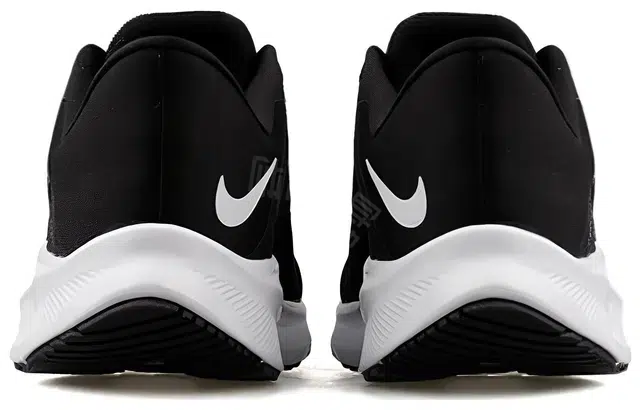 Nike Quest 3