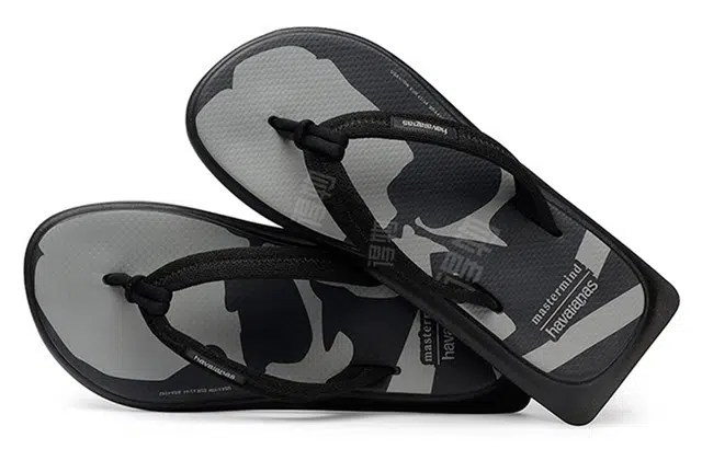 Havaianas x Mastermind Japan Zori Sandals