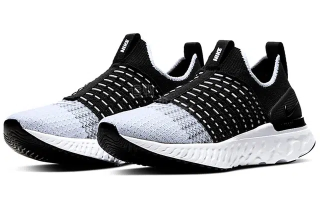 Nike React Phantom Run Flyknit 2