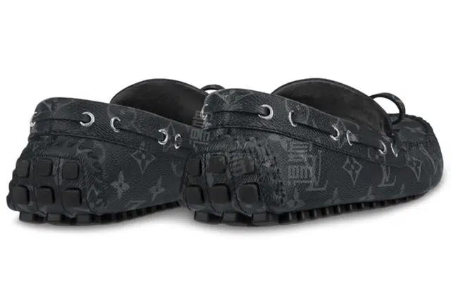 LOUIS VUITTON Arizona Monogram Eclipse