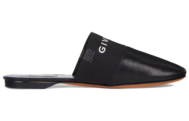 GIVENCHY Paris