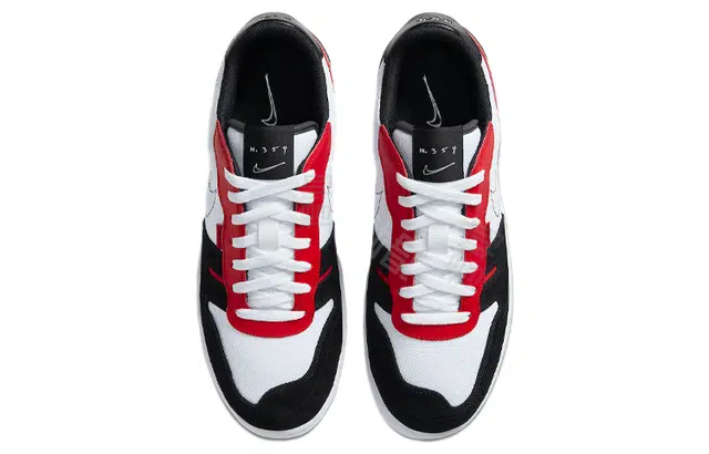 Nike Squash Type black toe