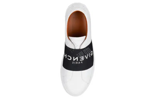 GIVENCHY