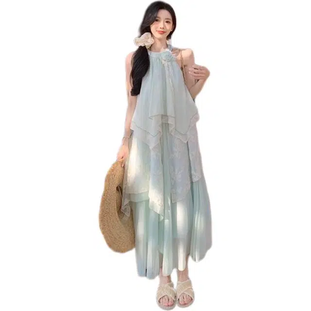 沐晓欣 清纯甜美挂脖温柔气质度假风无袖连衣裙 女款