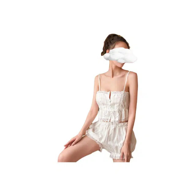 欣尼莎  情趣内衣纯欲吊带短裤套装白色少女睡衣露肚脐灯笼裤性感家居套装