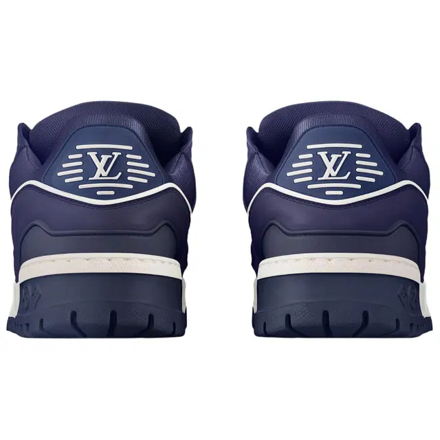 LOUIS VUITTON Trainer Maxi LOVE