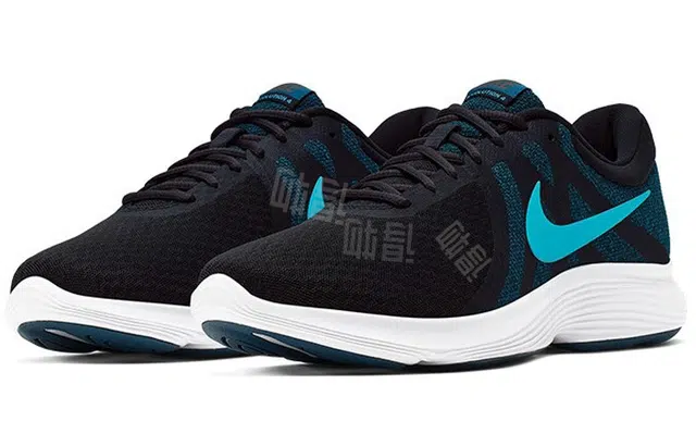 Nike REVOLUTION 4