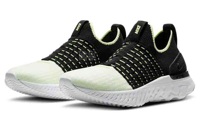 Nike React Phantom Run Flyknit 2
