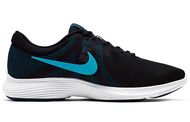 Nike REVOLUTION 4