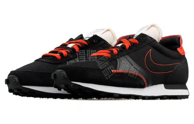 Nike Daybreak Type