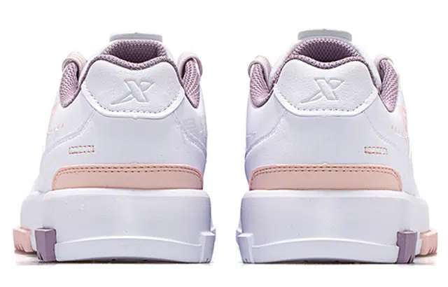 特步 时尚潮流 低帮 板鞋 女款 白粉