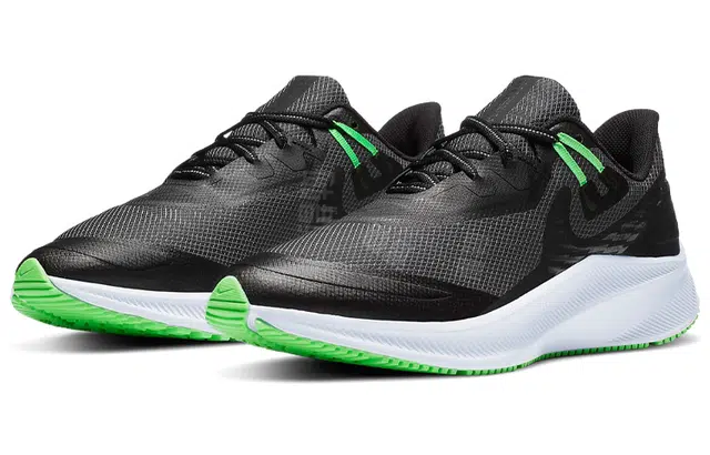 Nike Quest 3 Shield
