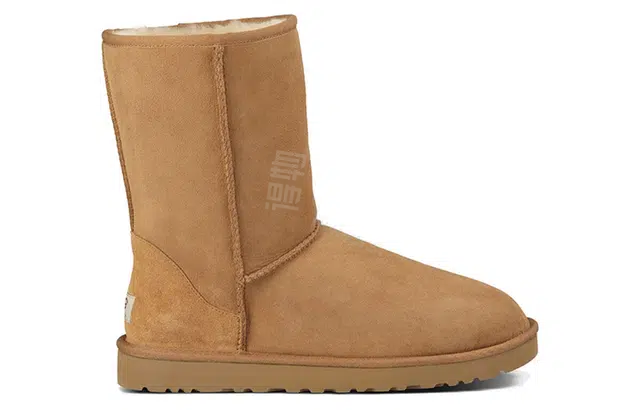 UGG CLASSIC SHORT