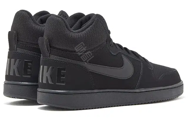 Nike Court Borough Mid