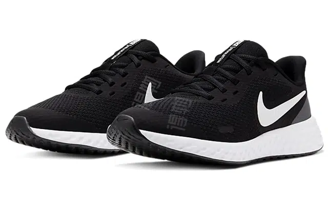 Nike REVOLUTION 5 GS