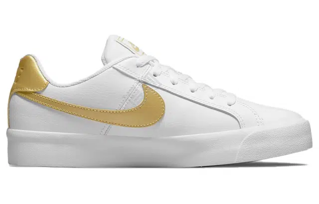 Nike Court Royale AC