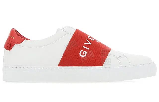GIVENCHY
