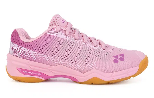 YONEX Power Cushion Aerus