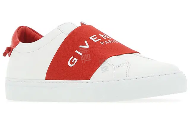 GIVENCHY